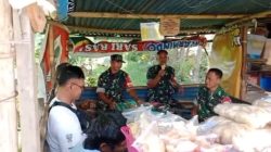 Babinsa Turun ke Warung, Cegah Masalah Wilayah Berawal dari Obrolan Warga Babinsa Turun ke Warung, Cegah Masalah Wilayah Berawal dari Obrolan Warga