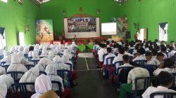 Danramil Plupuh Suntik Semangat Bela Negara kepada 216 Siswa Baru SMPN 1 Plupuh