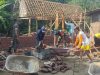 Babinsa Jenar Turun Tangan Bantu Dirikan Rumah Warga, Wujud Nyata Kepedulian TNI