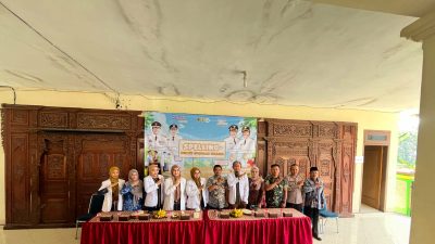 Babinsa Kawal Layanan Dokter Spesialis Keliling, Warga Tangen Antusias Periksa Kesehatan Babinsa Kawal Layanan Dokter Spesialis Keliling, Warga Tangen Antusias Periksa Kesehatan