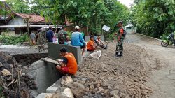 Tak Tunggu Laporan, Babinsa Ngrampal Jemput Informasi Warga demi Jaga Kondusivitas Desa Tak Tunggu Laporan, Babinsa Ngrampal Jemput Informasi Warga demi Jaga Kondusivitas Desa