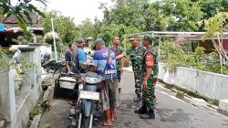 Gerobak Pentol Jadi Titik Komsos, Babinsa Titip Pesan Keamanan Hingga Ke Gang-Gang Permukiman