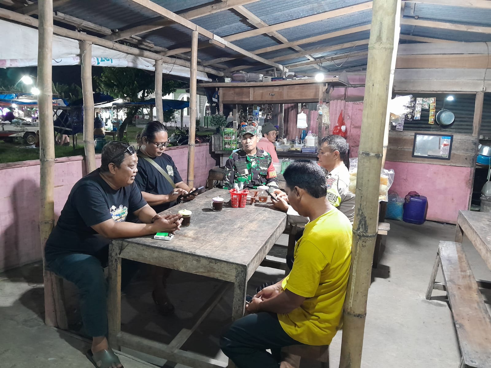Babinsa Ajak Warga Waspada DBD dan Curanmor, Kebersihan Lingkungan Pun Jadi Sorotan