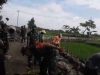 Talud Jalan di Mojorejo Dibangun Gotong Royong, Babinsa Turun Langsung Bersama Warga