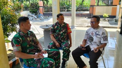Babinsa Kalijambe Sisir Data KK Miskin, Pastikan Tak Ada Warga Berhak yang Terlewat Babinsa Kalijambe Sisir Data KK Miskin, Pastikan Tak Ada Warga Berhak yang Terlewat