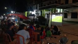 Anggota TNI Kodim 0725/Sragen Bersama Masyarakat Nobar Piala Dunia Anggota TNI Kodim 0725/Sragen Bersama Masyarakat Nobar Piala Dunia
