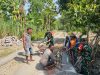 Babinsa Jenar Turun Tangan Bangun Talud, Gotong Royong Warga Makin Kompak