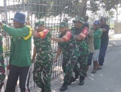 Jembatan Rusak Diperbaiki, Babinsa Turun Tangan Buka Akses Ekonomi Warga Pelemgadung