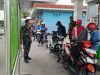Patroli Pagi Koramil Ngrampal, Babinsa Pastikan SPBU hingga Perbankan Aman
