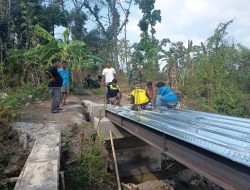 Rangka Baja Mulai Terpasang, Jembatan Kali Bunder Makin Berbentuk