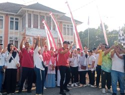 Meriahkan HUT Ke-81 RI, TNI dan Ratusan Warga Tumpah Ruah Ikuti Jalan Sehat di Jenar