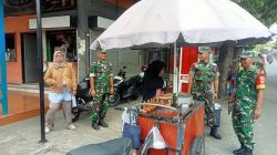 Babinsa Karangmalang Sisir Aktivitas PKL, Jaga Kawasan Tetap Tertib dan Aman