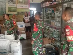 Babinsa Plupuh Cek Stok Pupuk, Pastikan Kebutuhan Petani Terpenuhi