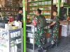 Babinsa Karangmalang Pantau Harga Pupuk, Cegah Petani Terbebani Harga Tak Wajar