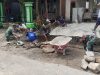 Babinsa Tanggan Turun Tangan Bangun Talud, Warga Makin Semangat Bergotong Royong