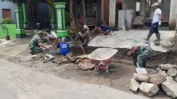 Babinsa Tanggan Turun Tangan Bangun Talud, Warga Makin Semangat Bergotong Royong