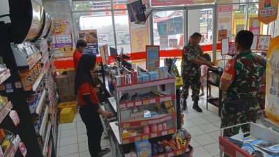 Babinsa Koramil Ngrampal Patroli, Pastikan Aktivitas Warga Aman dan Tertib