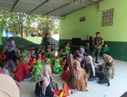 60 Anak TK dan KB Sambangi Koramil Plupuh, Belajar Disiplin dan Kenali Lingkungan Militer
