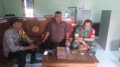 Babinsa Denanyar Dorong Perangkat Desa Maksimalkan Pelayanan kepada Warga