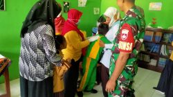 Babinsa Brangkal Pastikan BIAS di SDN 1 Brangkal Berjalan Tertib, Data Siswa Jadi Perhatian