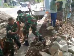 Musim Hujan Belum Tiba, Koramil Karangmalang dan Warga Bergerak Benahi Gorong-Gorong