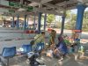 Babinsa Ngrampal Turun Langsung ke Lapangan, Pantau Harga UMKM dan Perkuat Keamanan Pedagang