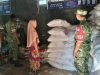 Cegah Pupuk Mahal dan Salah Sasaran, Babinsa Kalijambe Sisir Gudang hingga Pastikan Distribusi ke Petani