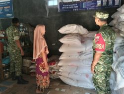 Cegah Pupuk Mahal dan Salah Sasaran, Babinsa Kalijambe Sisir Gudang hingga Pastikan Distribusi ke Petani