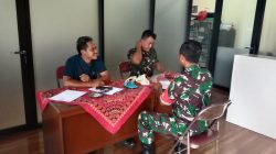 Babinsa Plupuh Blusukan, Satu per Satu Warga Kurang Mampu Didata
